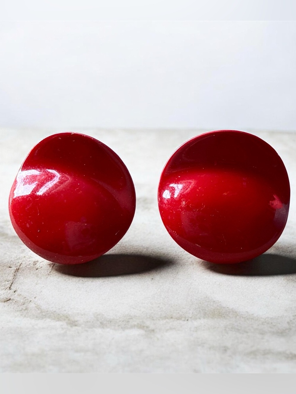 Vintage Women’s Red Round Dome Earrings!